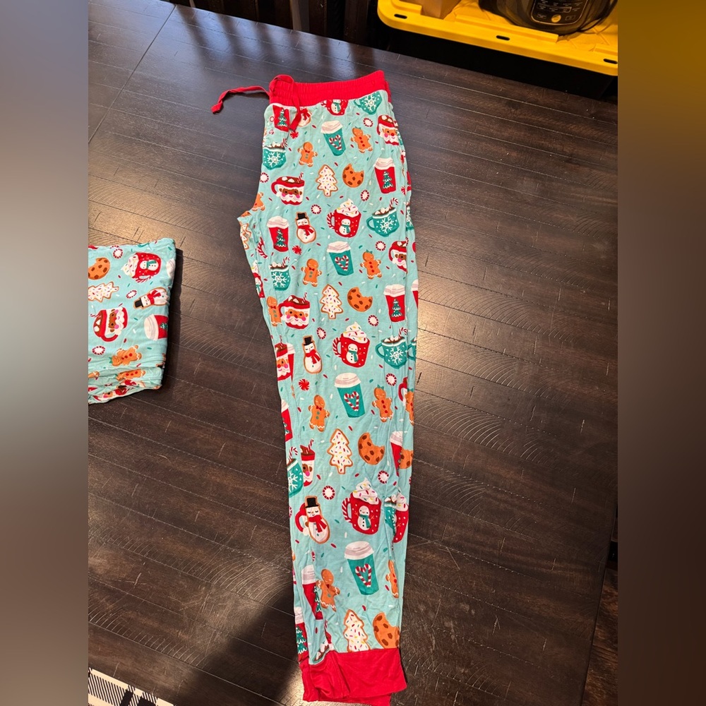 Little Sleepies Women’s Size Medium Peppermint Mocha PJ set - Picture 5 of 7